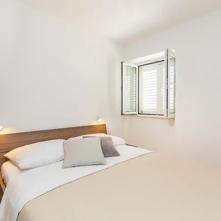 Hedera Estate, Hedera A54