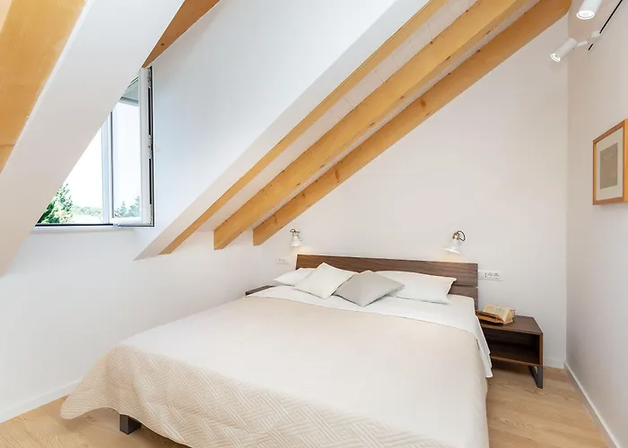 Hedera Estate, Hedera A54