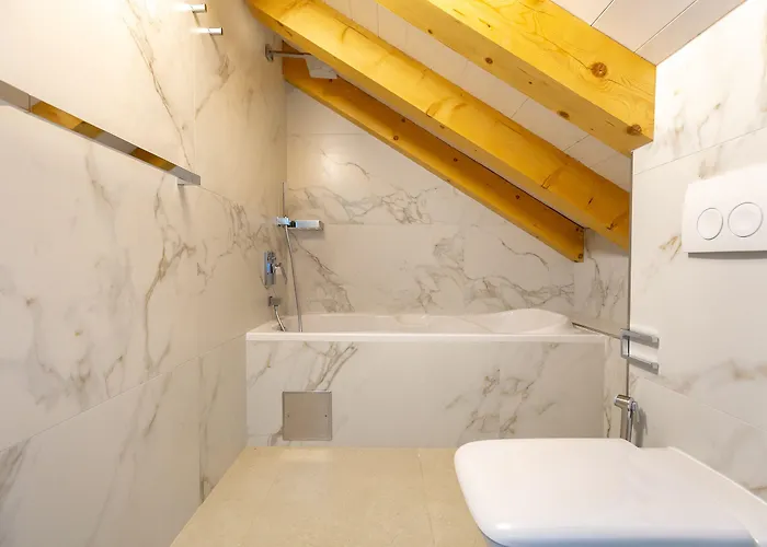 Hedera Estate, Hedera A54 *